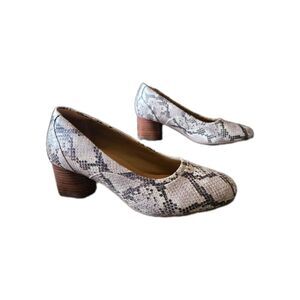 Clarks Unstructured Block Heels Womens 8.5M Cosmo Step Pumps Animal Print Preppy